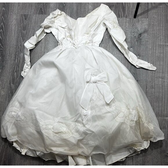 Vintage Gorgeous White Cotton Organdy Victorian Styled Ball Gown/Wedding Dress - Picture 7 of 9